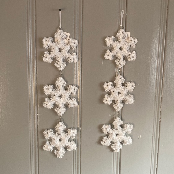 NWT Set of 2 Beautiful White Tinsel Snowflake ❄️ Holiday Decorations - Picture 15 of 16